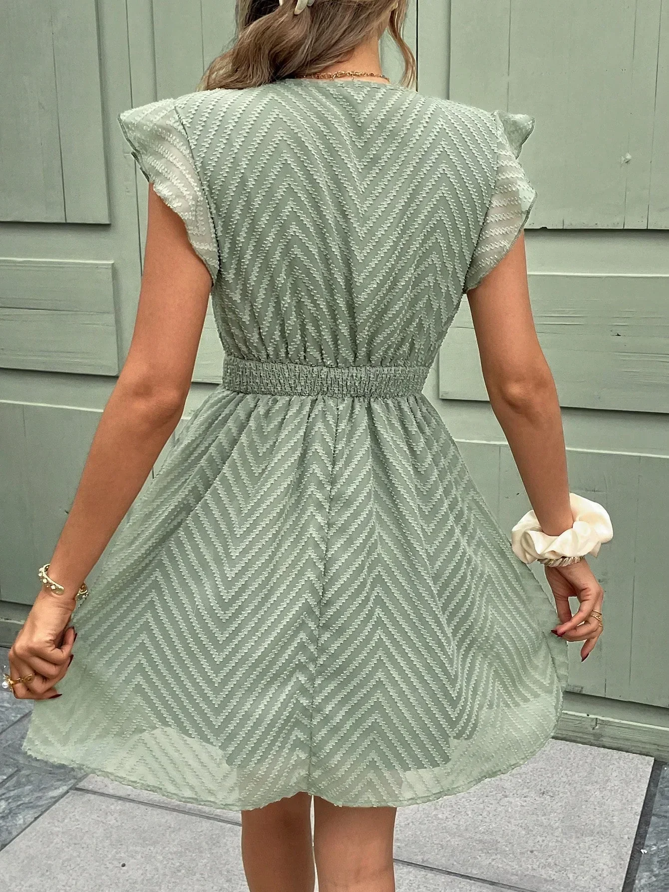 Ombeline | Robe mini d'été à col V pour femme | Tendance - Image 2