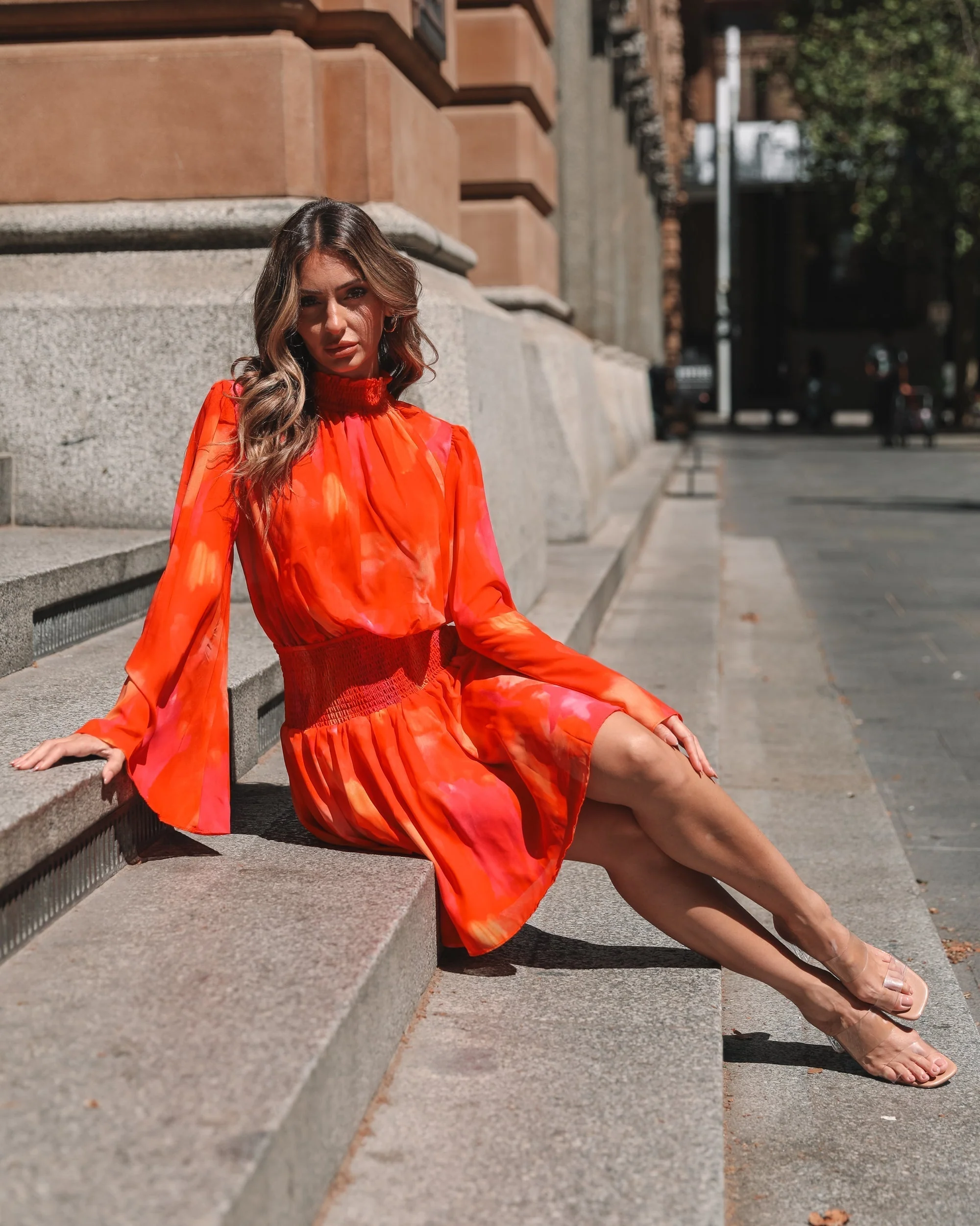 Perrine | Robe mini d'été à manches longues pour femme | Moderne - Image 3