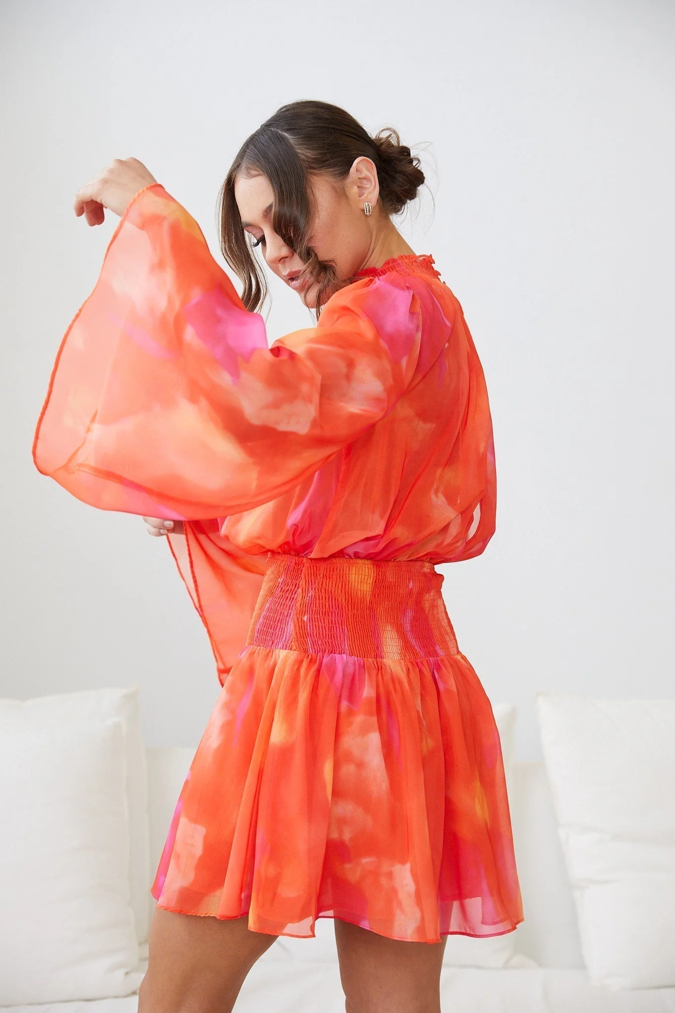 Perrine | Robe mini d'été à manches longues pour femme | Moderne - Image 5
